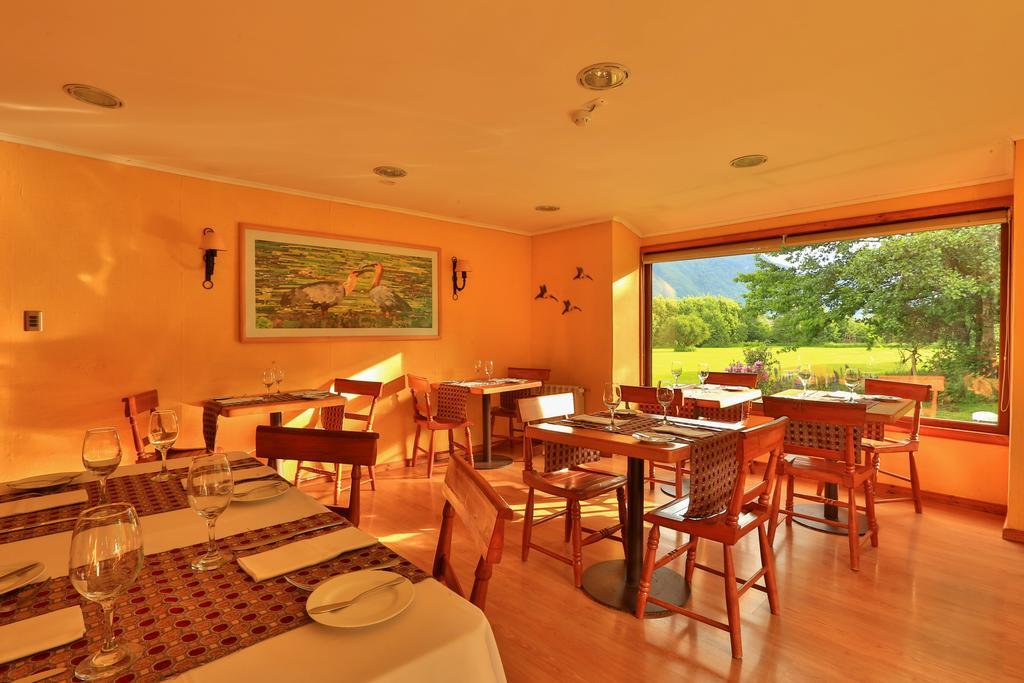 Hotel Y Cabanas Patagonia Green プエルト・アイセン エクステリア 写真