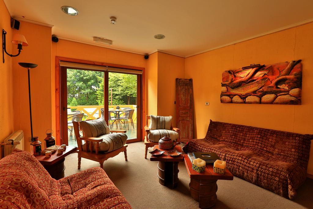 Hotel Y Cabanas Patagonia Green プエルト・アイセン エクステリア 写真