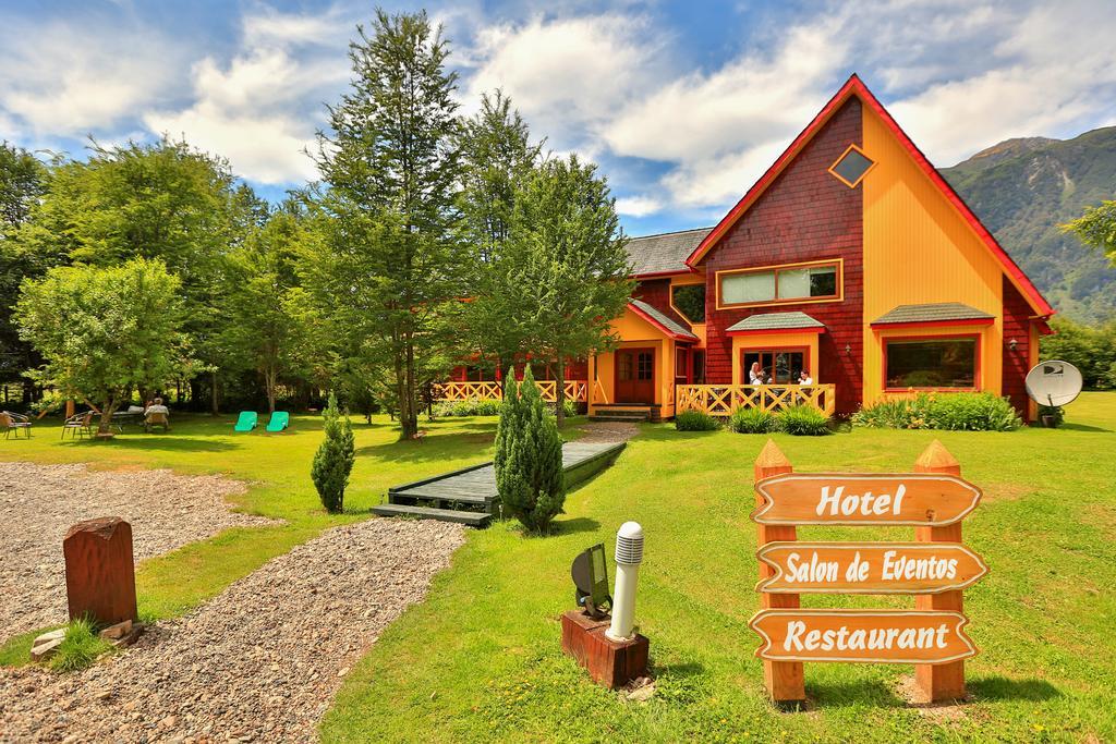 Hotel Y Cabanas Patagonia Green プエルト・アイセン エクステリア 写真
