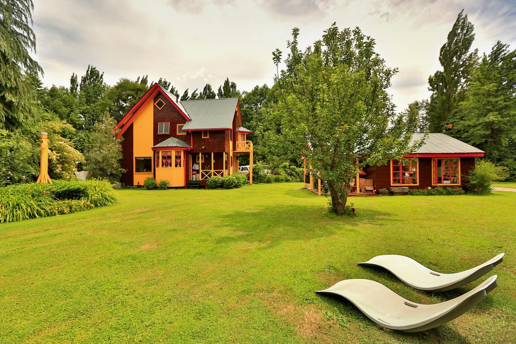 Hotel Y Cabanas Patagonia Green プエルト・アイセン エクステリア 写真