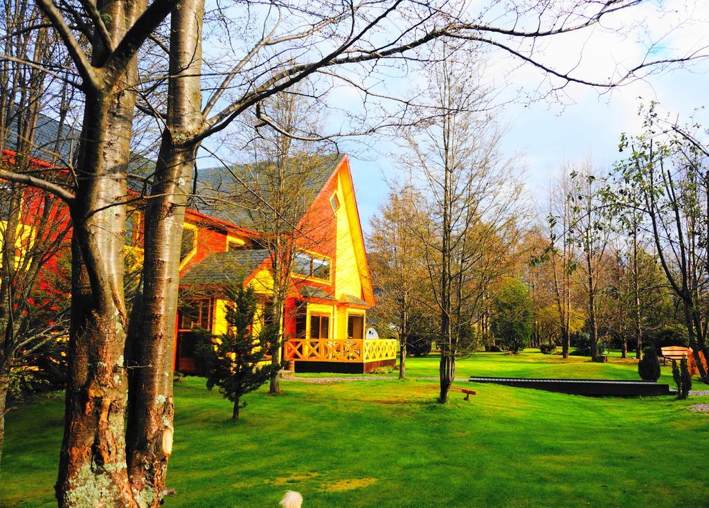 Hotel Y Cabanas Patagonia Green プエルト・アイセン エクステリア 写真