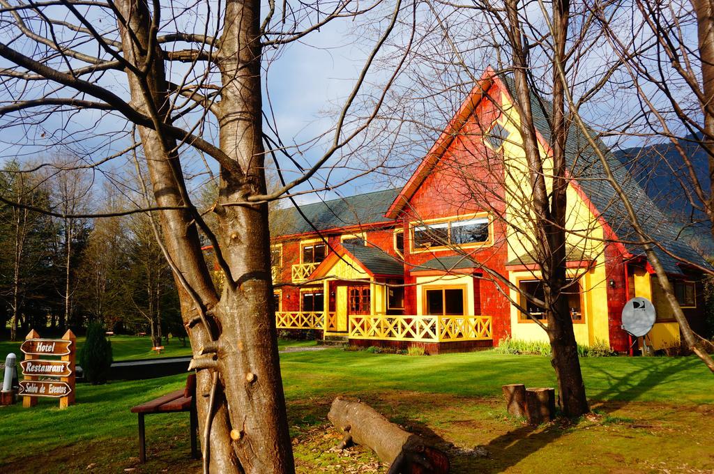 Hotel Y Cabanas Patagonia Green プエルト・アイセン エクステリア 写真